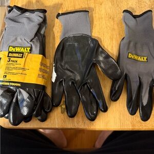 DeWalt Gray and Black Work Gloves - 3 Pack